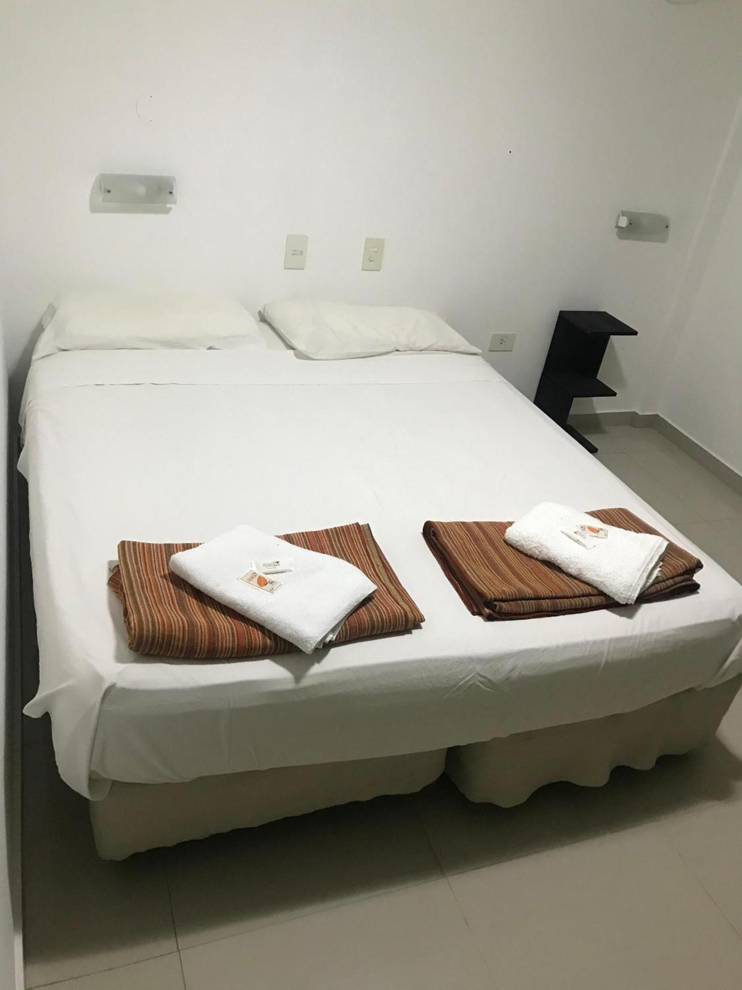 Hotel Plaza Italia Zárate Esterno foto